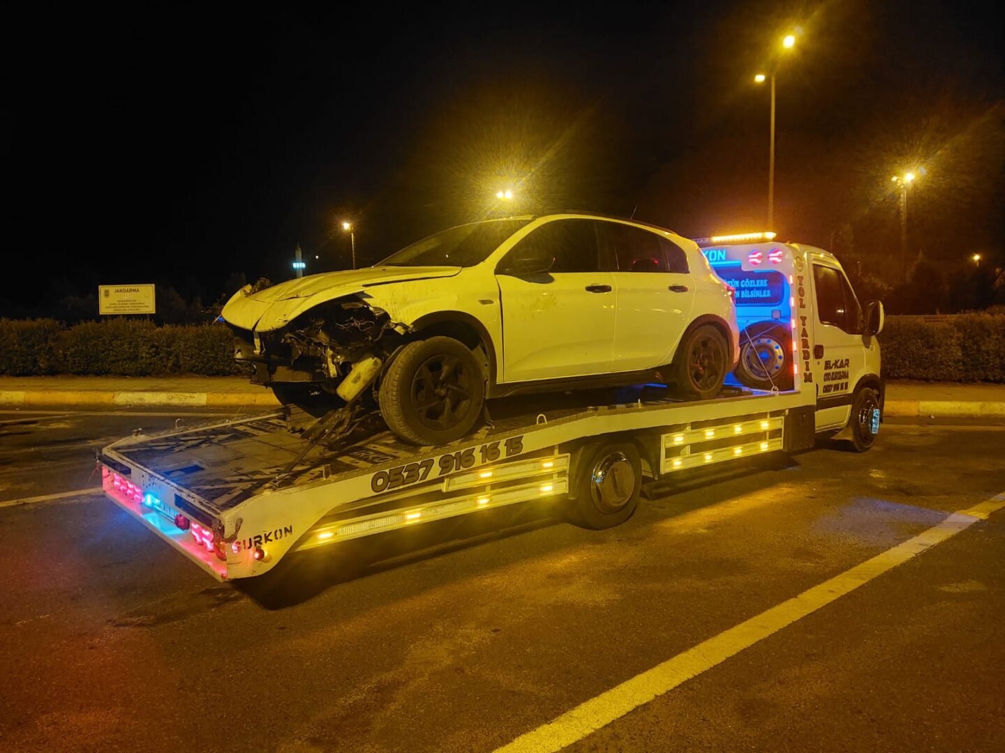 Adana Mersin oto çekici – acil durumlar için gece yol yardım aracı görseli